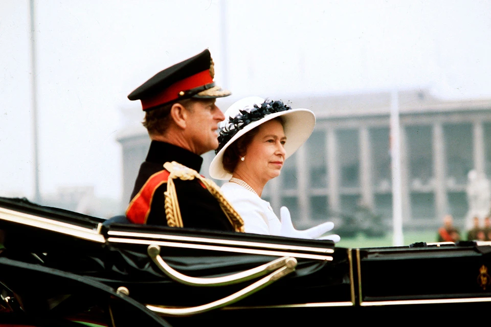 Два месяца не дожил до своего векового юбилея супруг королевы Великобритании принц Филипп.