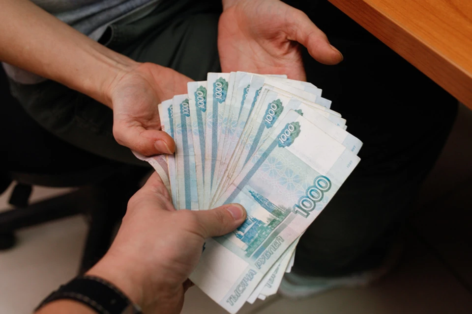 Ангарчанин отдал 800 тысяч рублей на сохранение лжеполицейским