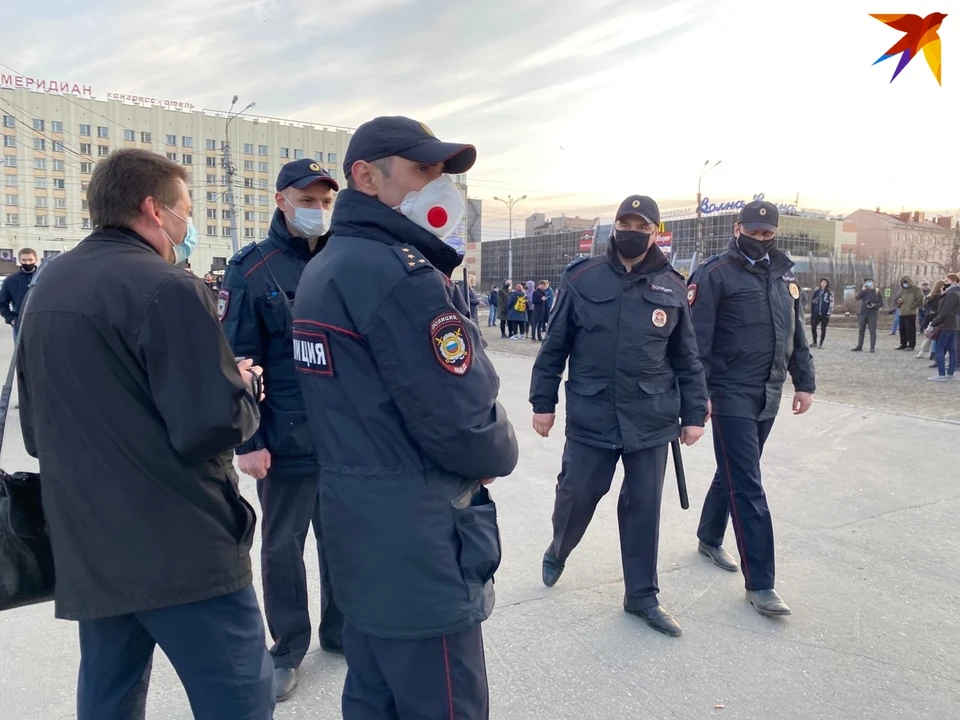 Несмотря на то, что акция была несогласованной, на нее пришли люди.
