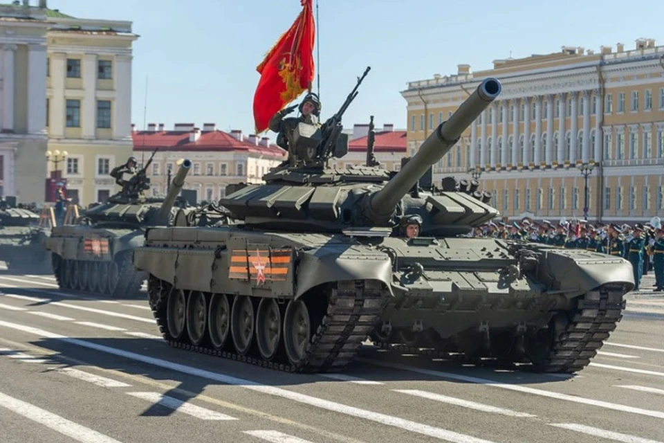 Танковый спб. Танки на параде в Санкт-Петербурге. Т72б3 на параде. Т-72 на параде. Парад Победы танки.