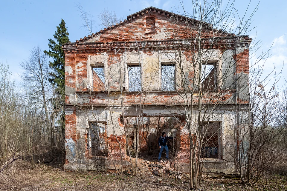 На бумаге усадьба Кузьминское в Домодедовском районе - это памятник архитектуры регионального значения