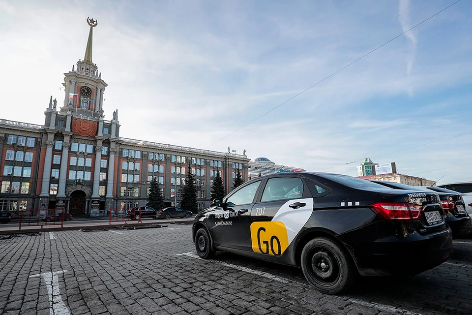 Во время пандемии коронавируса таксисты и таксопарки заработали в общей сложности 300 миллиардов рублей.
