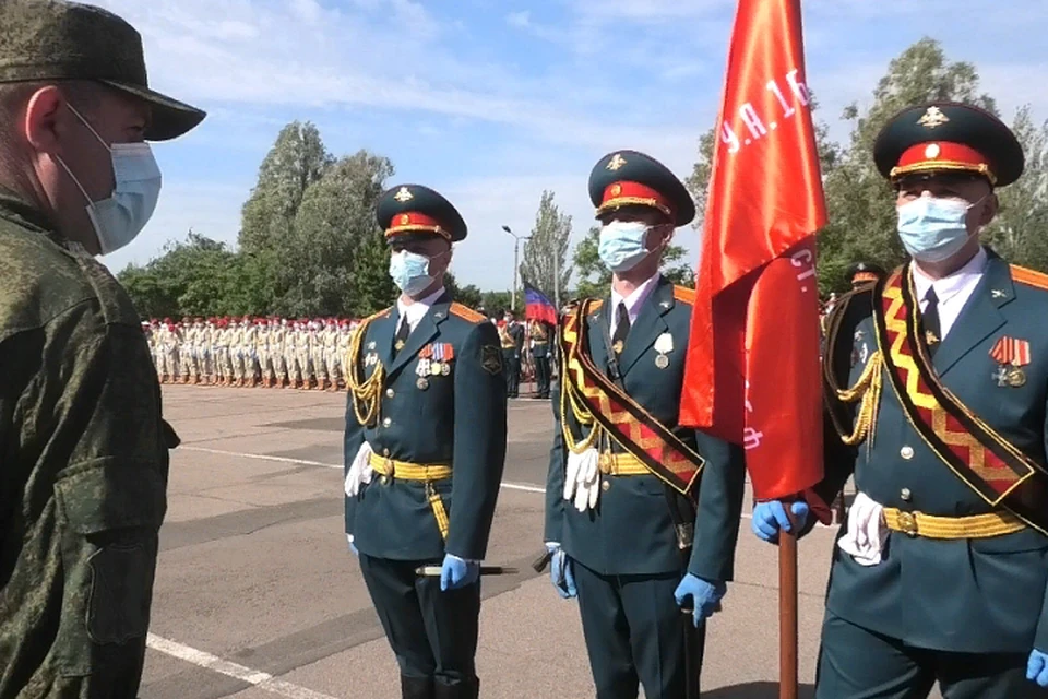 Солдаты демонстрируют высокий уровень строевой выучки и дисциплины. Фото: НМ ДНР