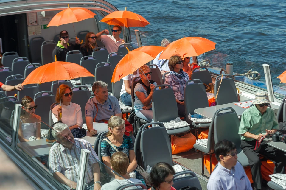 Более 11 тысяч бесплатных экскурсий подарят жителям и гостям Петербурга в начале летнего туристического сезона