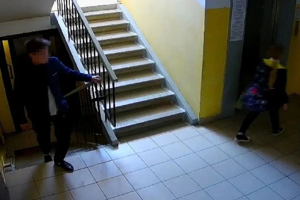 Парень преследовал девочку от школы. Фото: предоставлено источником КП.