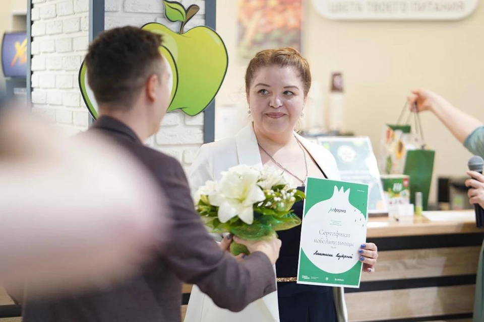 Победительницей конкурса стала мать девяти детей Анастасия Надворная.