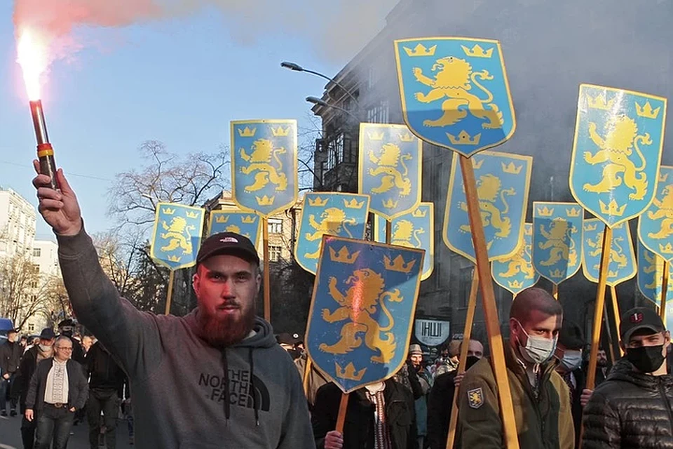 Участники марша националистов в честь дня организации дивизии СС "Галичина" в Киеве, 28 апреля 2021 г. Фото: Анна Марченко/ТАСС