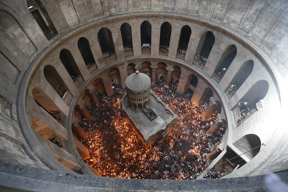 Традиционная церемония схождения Благодатного огня пройдет в субботу, 1 мая, в Иерусалиме в храме Воскресения Христова, известном так же как храм Гроба Господня.
