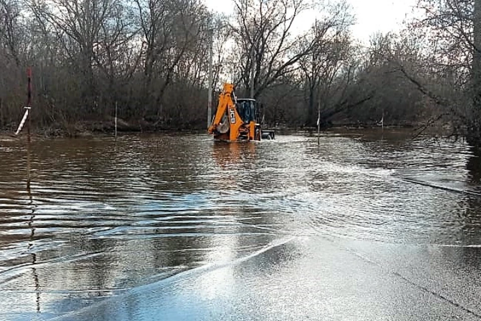 Сейчас уровень воды в Вятке составляет 394 см от нулевого поста. Фото: admkirov.ru