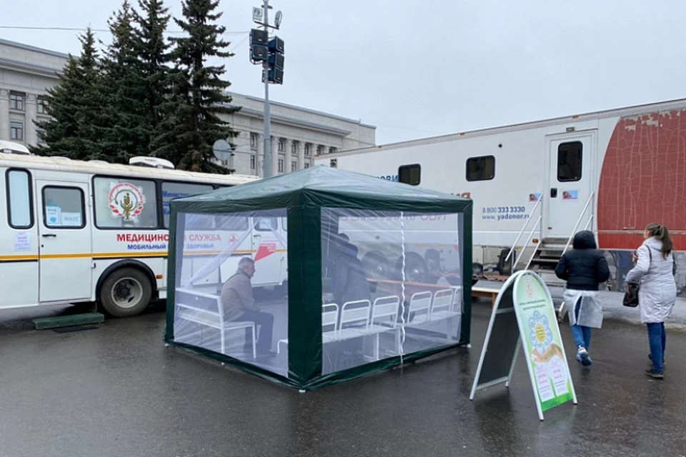 Выездные пункты вакцинации в Кирове также продолжают свою работу. Фото: kirovreg.ru