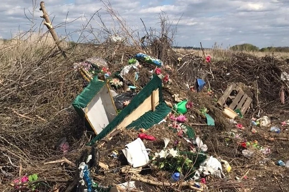 На несанкционированной свалке под Уфой нашли гроб Фото: соцсети