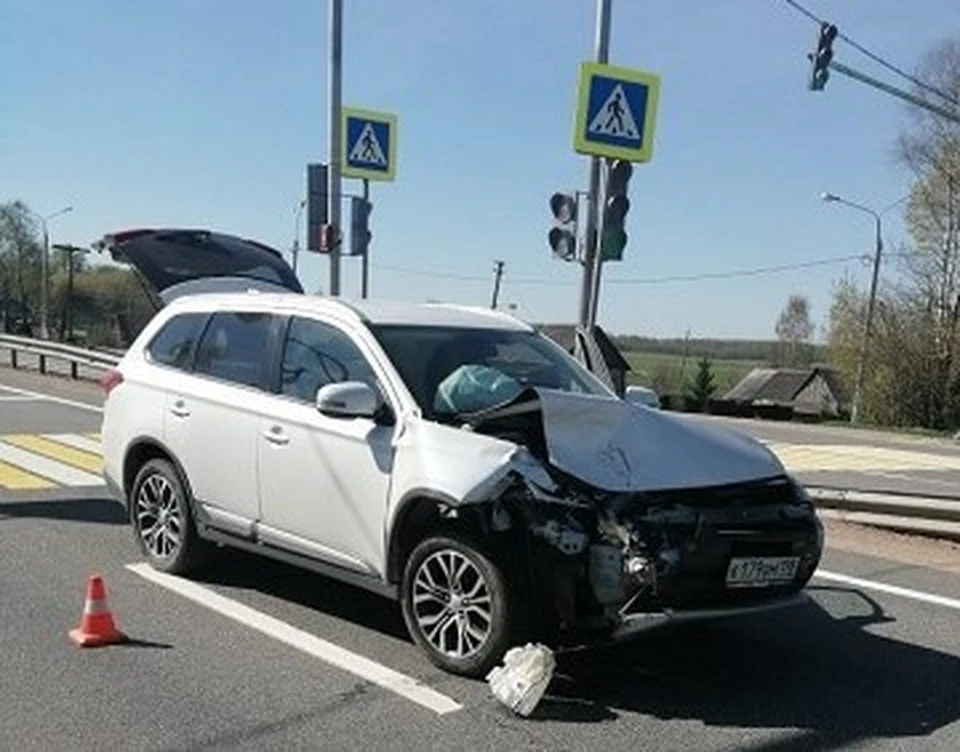 В Починковском районе пассажир Volkswagen Tiguan пострадал в ДТП. Фото: ГИБДД России по Смоленской области.