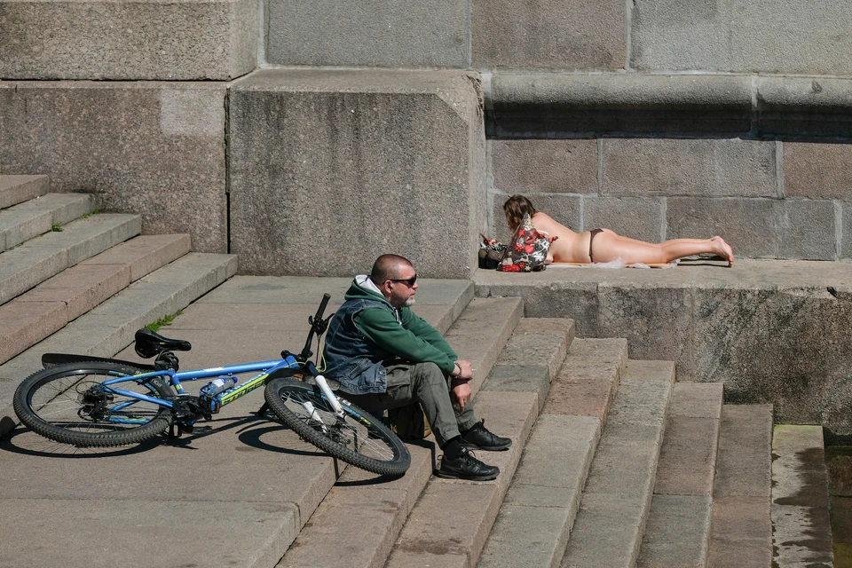 В Петербурге опять тепло.