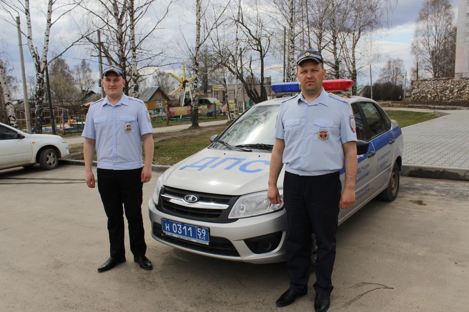 Сотрудники ГИБДД. Фото: ГУ МВД по Пермскому краю