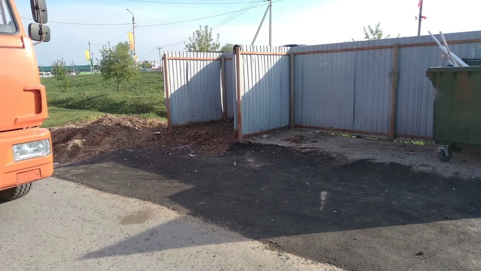 В Заводоуковске добились уборки на мусорной площадке через обращение на страничке губернатора. Фото - "Заводоуковский городской округ" в ВК.