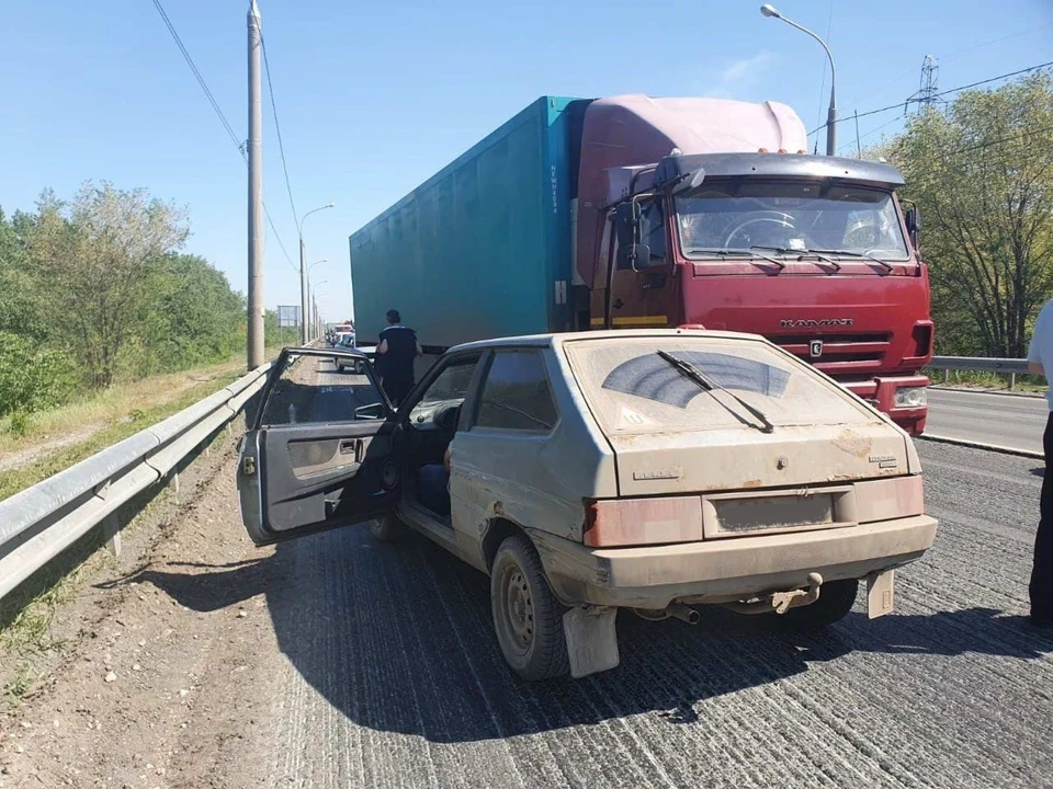 Автомобиль потерял управление и выехал на встречку. Фото: ГУ МВД по Самарской области