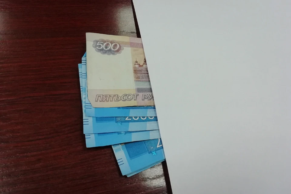 Продавец насвая предложил полицейскому 20 тысяч рублей