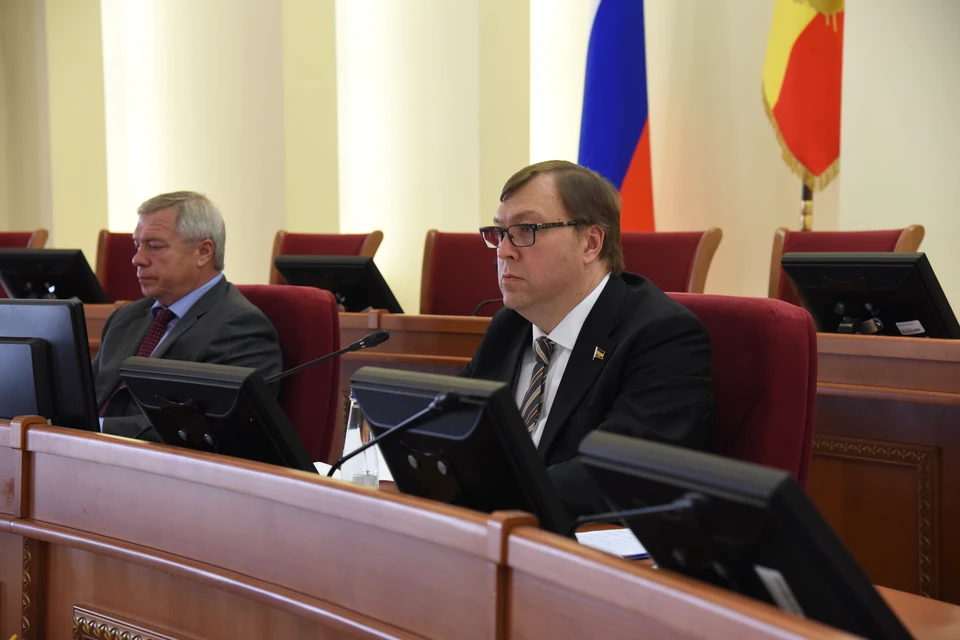 В Ростове-на-Дону прошло внеочередное заседание Законодательного Собрания Ростовской области. Фото: пресс-служба ЗСРО.
