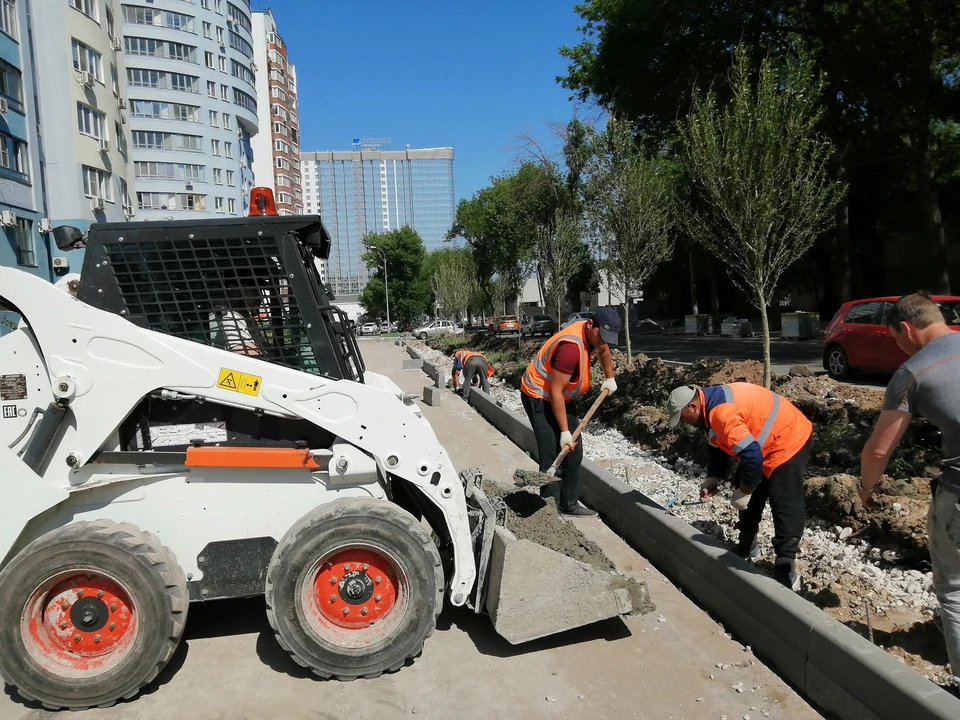 На ул. Луначарского кипит работа