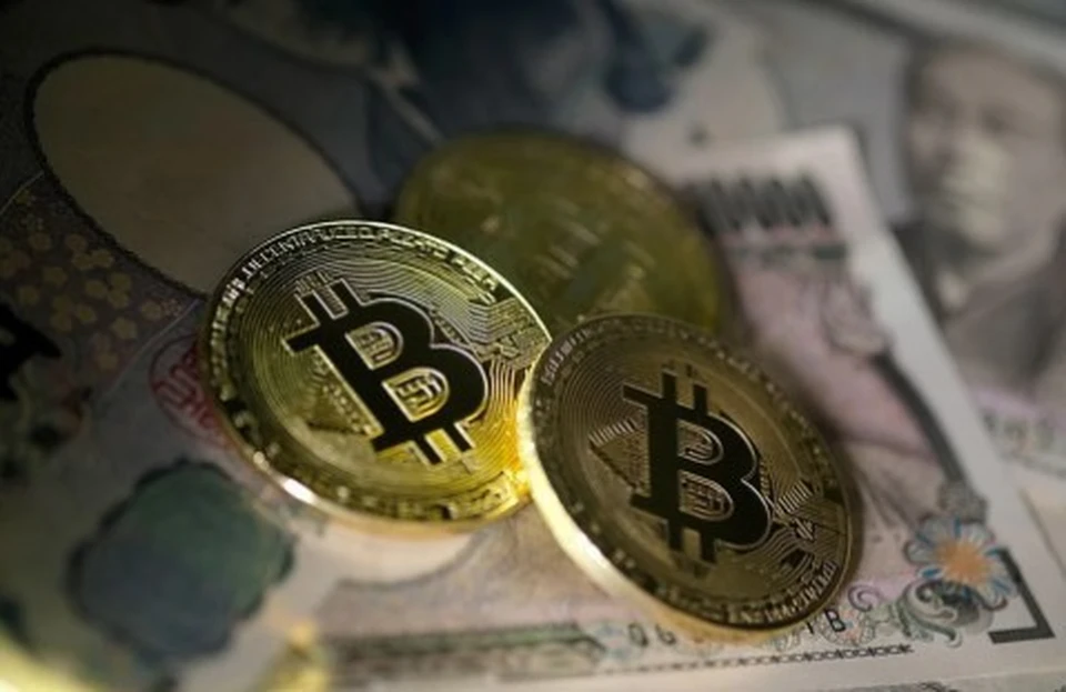Стоимость биткоина упала на 30% - до 30 тысяч долларов