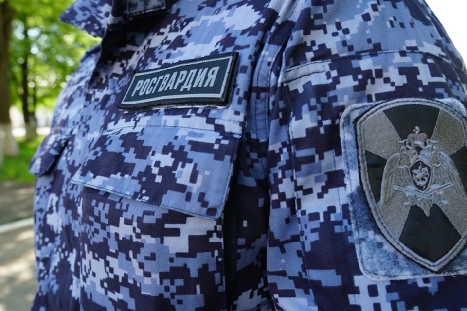 Женщина увидела правоохранителей на улице и попросила их помочь в поисках. Фото: vk.com/club150428796