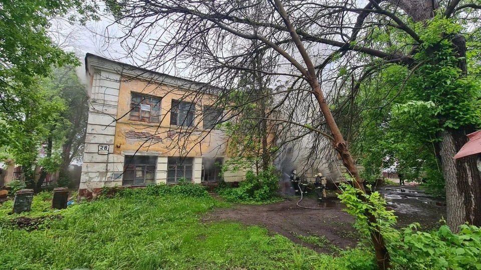Горел дом на улице Академика Королева.