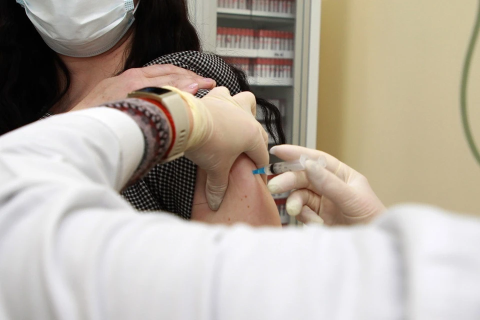 266,5 тысяч жителей Иркутской области привились первым компонентом вакцины от COVID-19