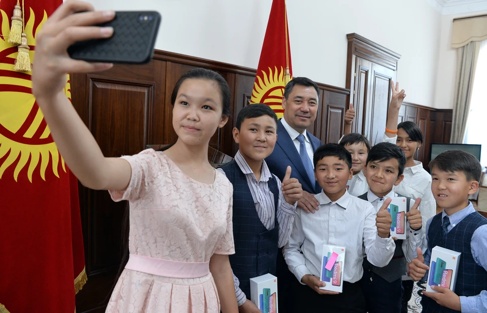 Президент поздравил детей с праздником.