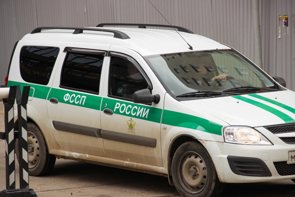 В Перми судебные приставы эвакуировали автомобиль должника.