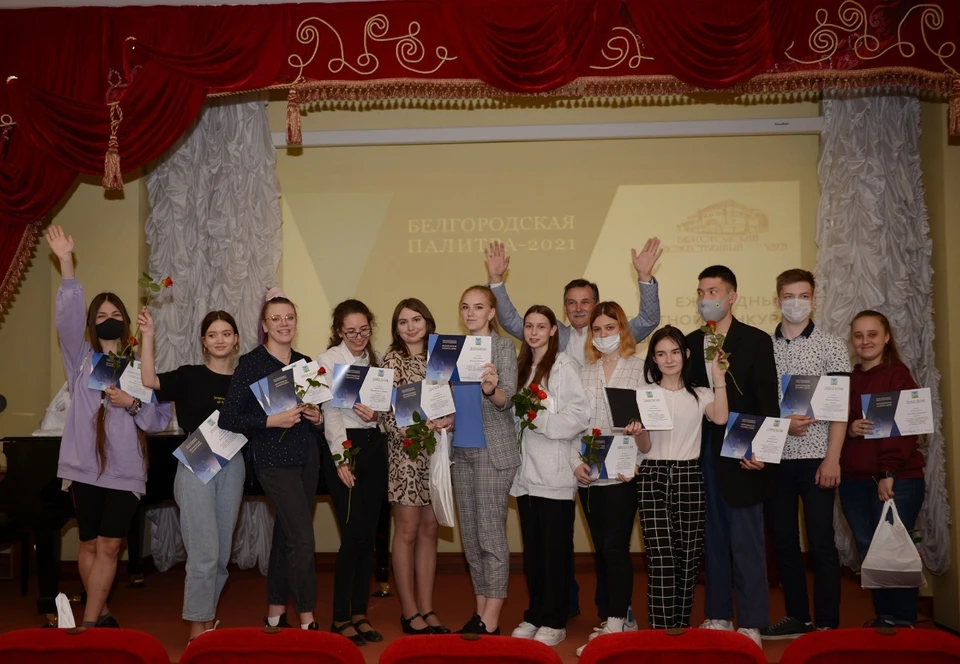 Лучшие работы молодых художников представлены на выставке «Белгородская палитра» в Белгородском художественном музее.