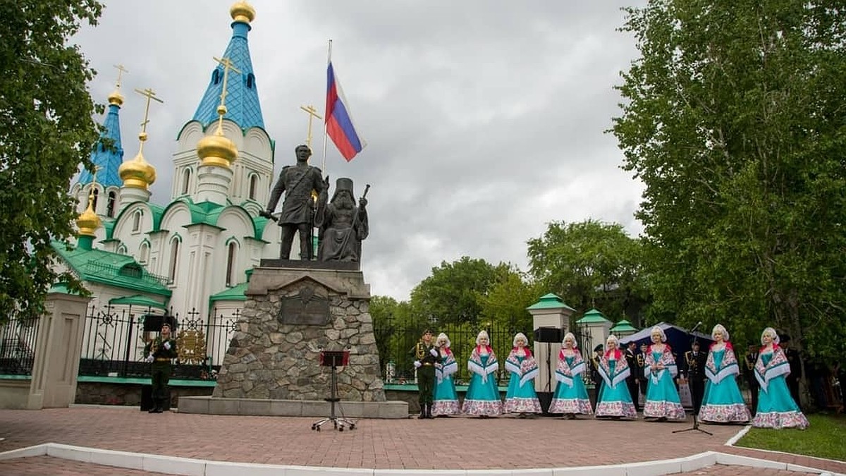 Международный показ мод и трёхметровый амурозавр: День города отметил  Благовещенск - KP.RU