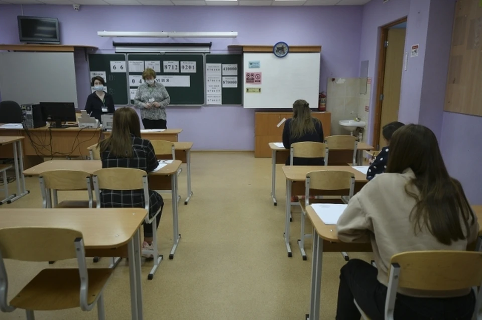 К 1 августу в школы доставят всю необходимую литературу
