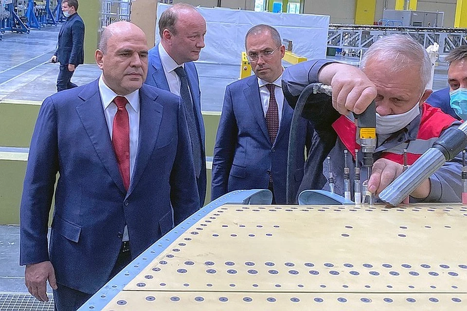 Михаил Мишустин посетил завод «Аэрокомпозит -Ульяновск».