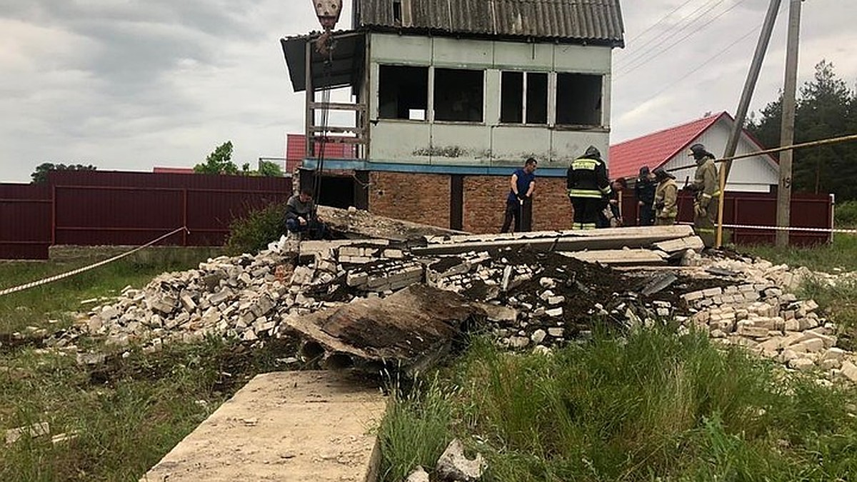 В Воронежской области под завалами дома могли погибнуть не трое, а пятеро  детей - KP.RU