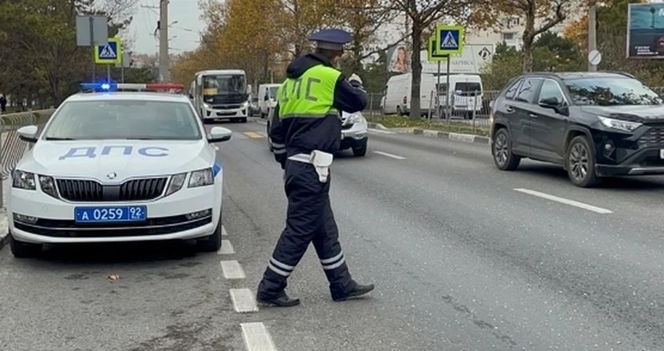 Не замечаю пешеходов. ГАИ Севастополь. ГАИ Крыма. Госавтоинспекция Севастополь. Пешеходный переход Севастополь.