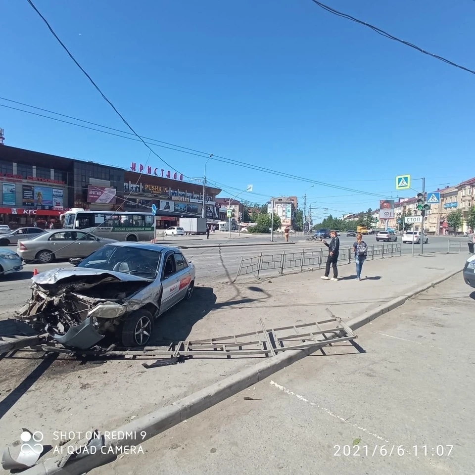Серьезная авария произошла днем на минувших выходных.