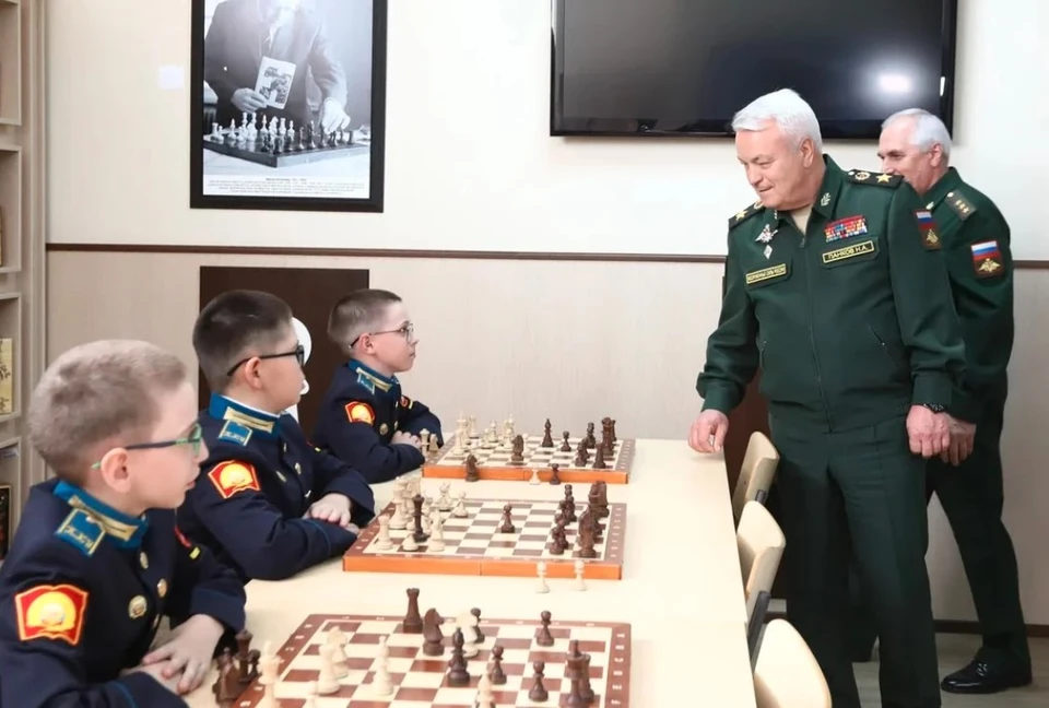 Замминистра обороны России Николай Панков посетил Оренбургское президентское кадетское училище.