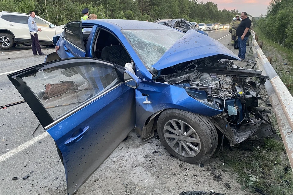 На трассе Екатеринбург - Тюмень столкнулись три автомобиля Фото: УГИБДД по Свердловской области