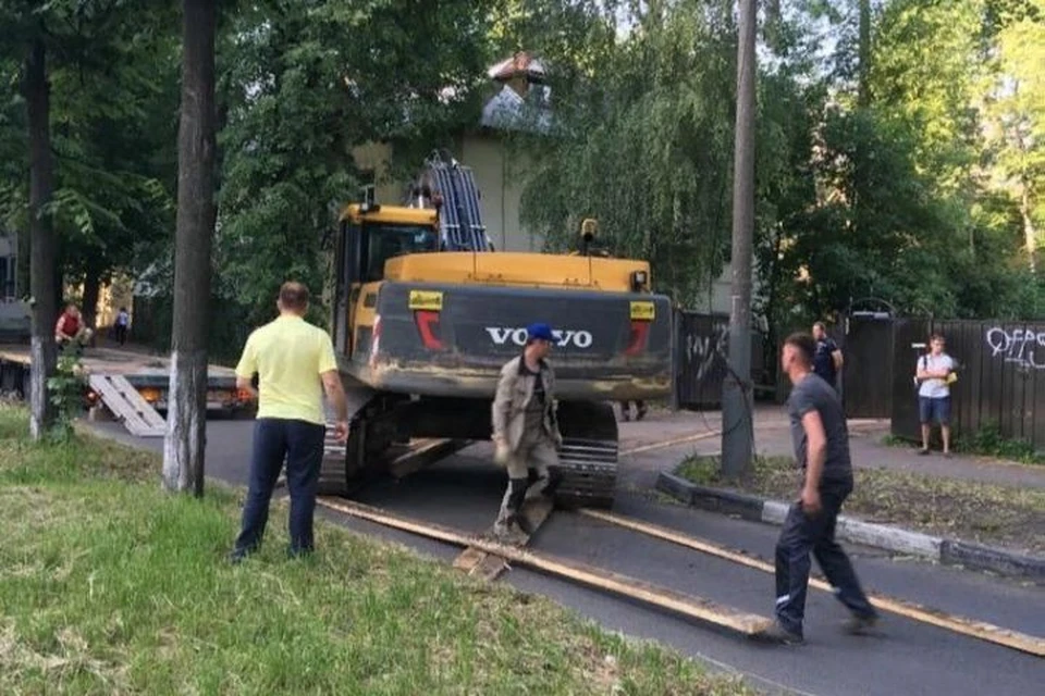 Технику от дома отогнали. ФОТО: страница Владимира Волкова ВКонтакте