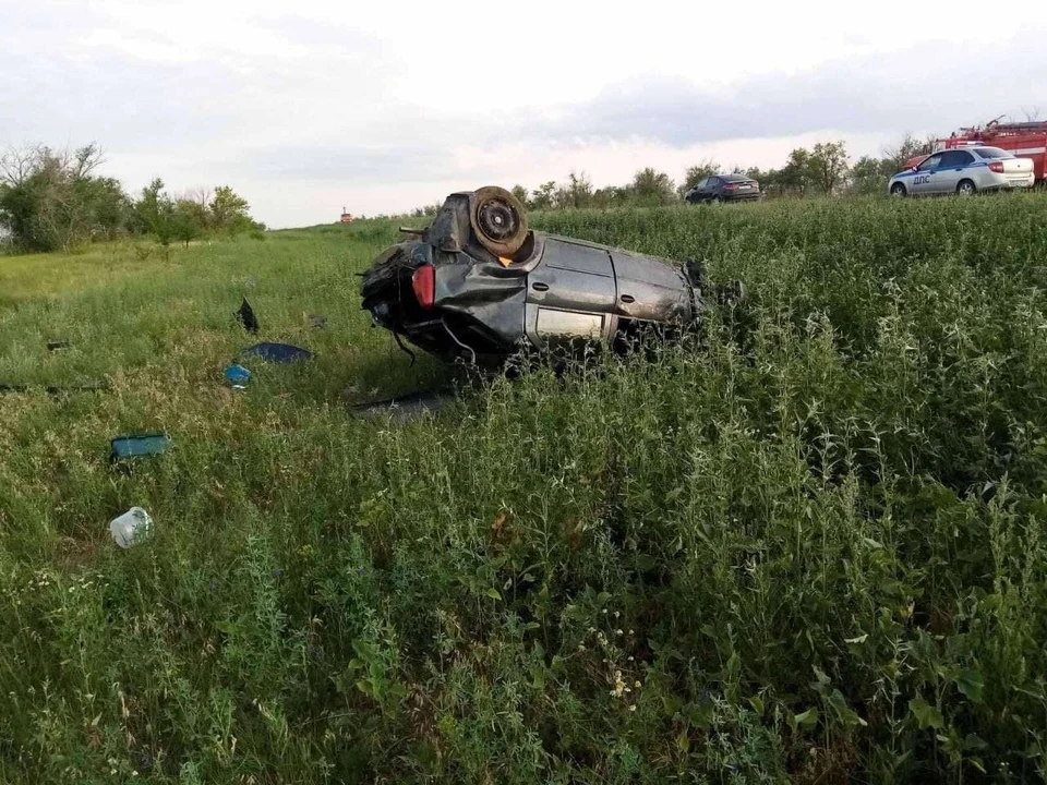 Иномарка опрокинулась в Дергачевском районе