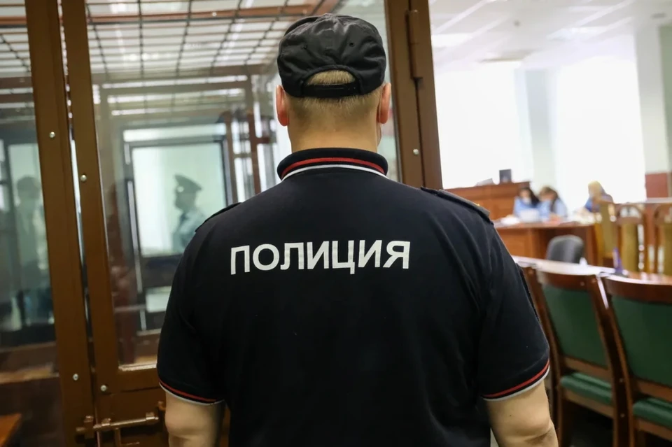 В Петербурге подполковника МВД обвиняют во взятке в 600 тысяч рублей.