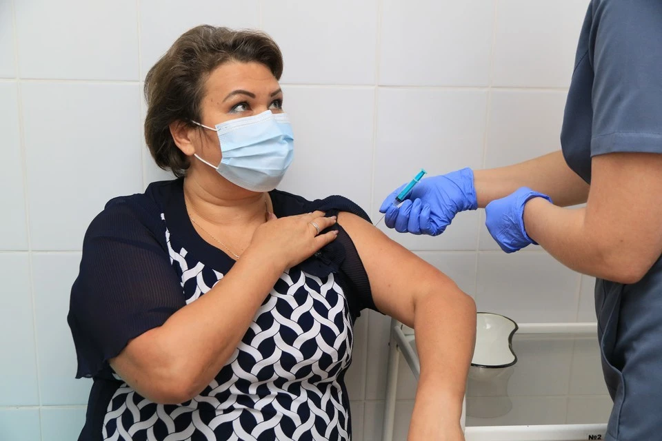 Алтайский эпидемиолог намерена сделать повторно две прививки несмотря на стойкий иммунитет.