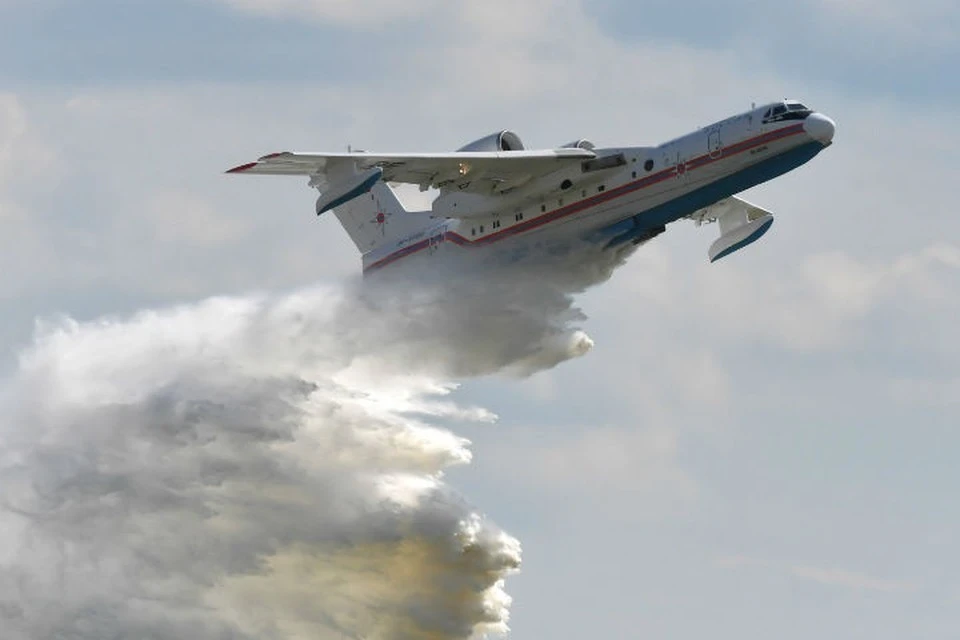 Россия направила в Турцию самолет-амфибию для тушения пожаров