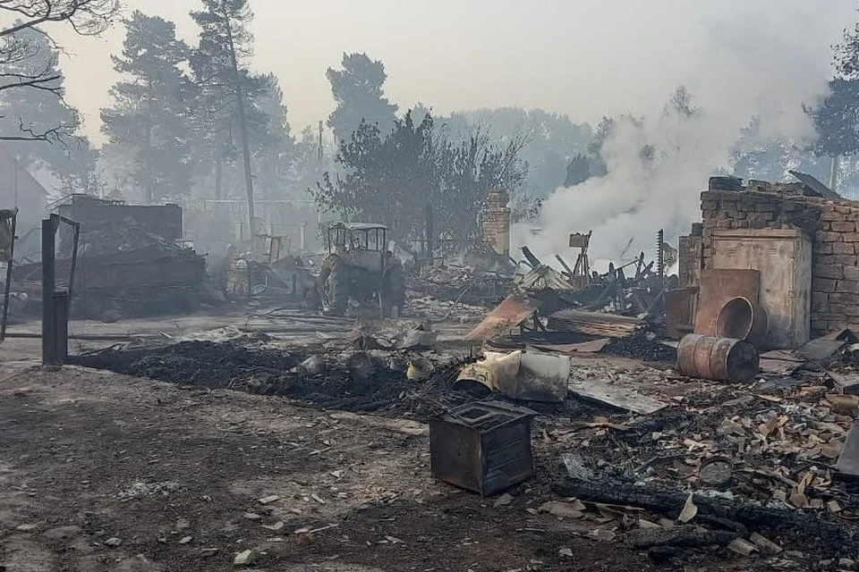 Поселок Запасное, Карталинский район: выгорели жилые дома и дачи. Фото: Ольга ВЕКУШКИНА.