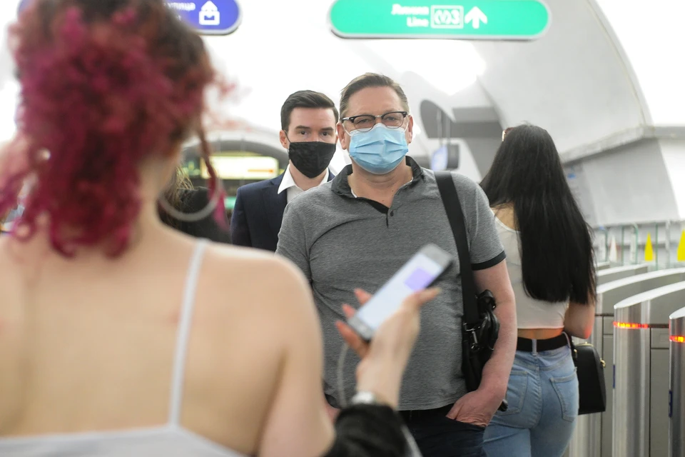 Заболеваемость в Петербурге продолжает расти.