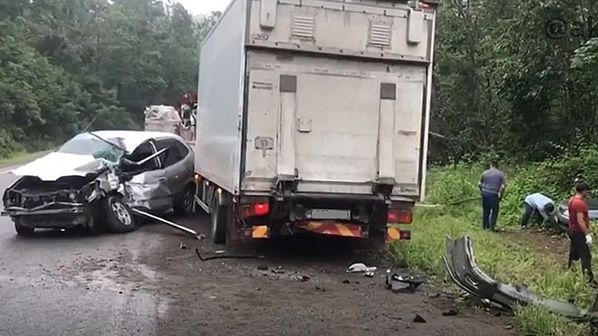 Вот так и помогай: по дороге к пляжу во Владивостоке разбились сразу три  авто - KP.RU