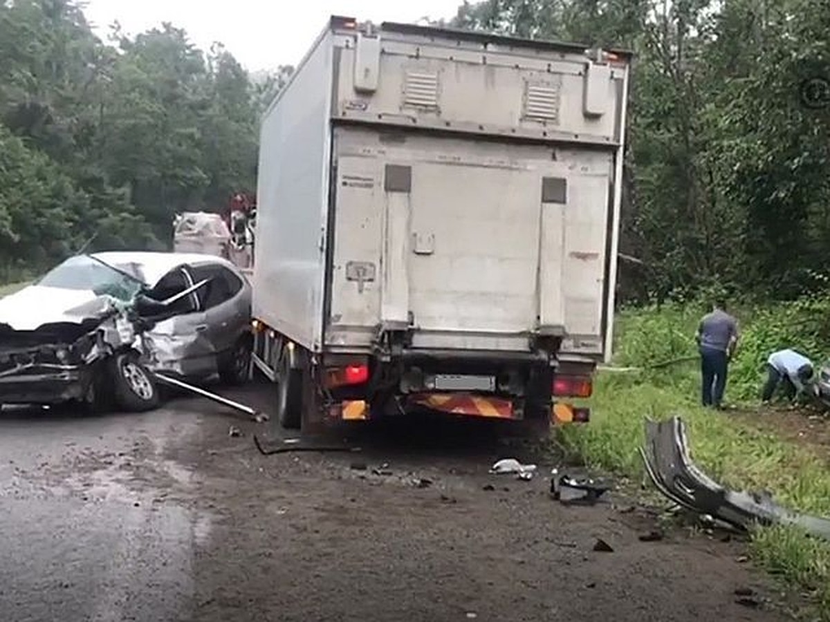 Вот так и помогай: по дороге к пляжу во Владивостоке разбились сразу три  авто - KP.RU