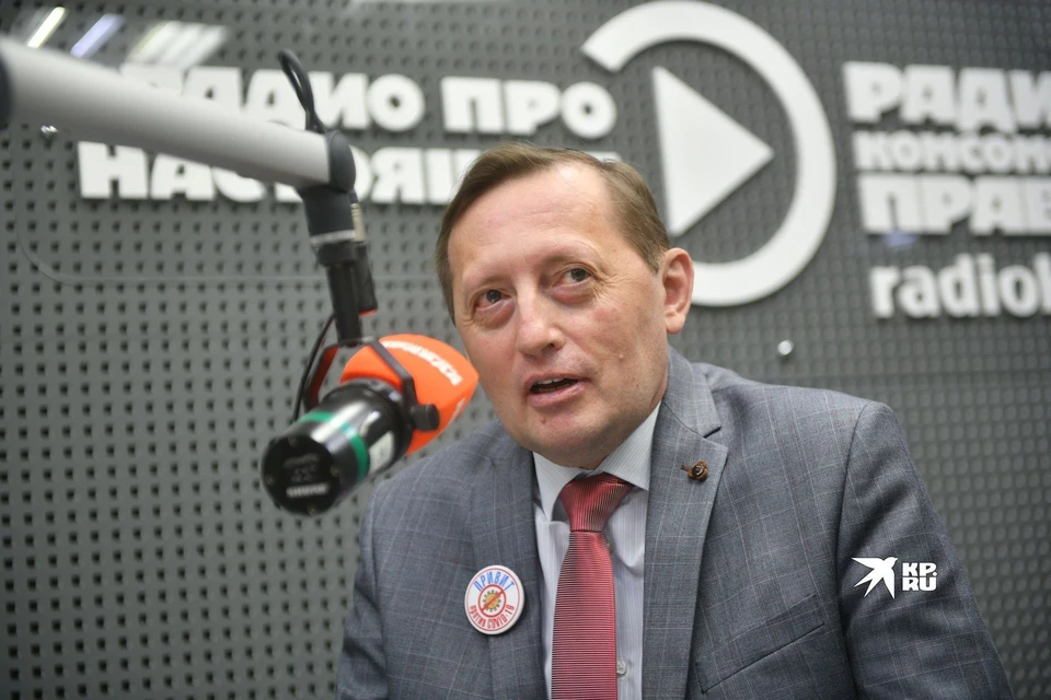 Об антиковидных мерах в эфире радио рассказал Павел Креков, заместитель губернатора Свердловской области.