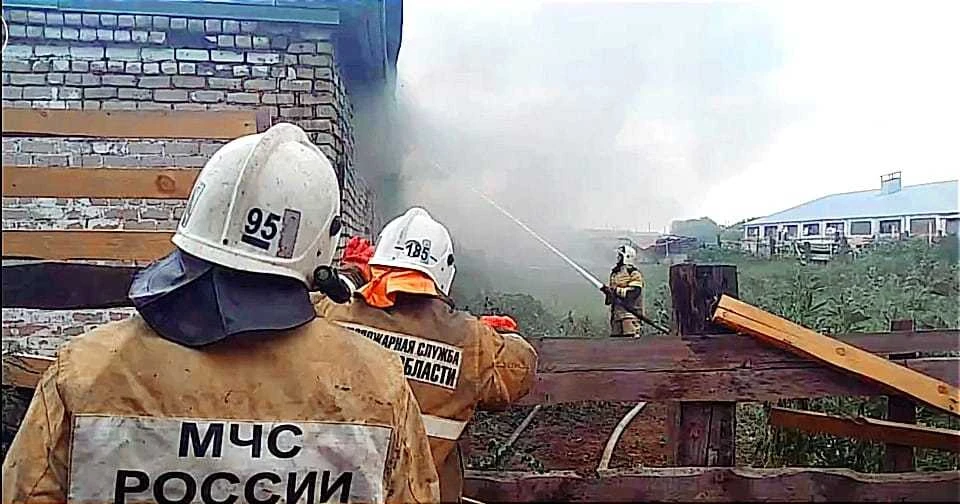 В Самарской области тушат крупный пожар на ферме. Фото - ГУ МЧС России по Самарской области