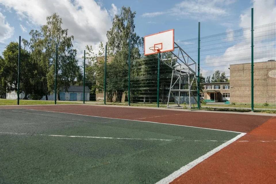 Стадион школы №38. Фото: Антон Губанов